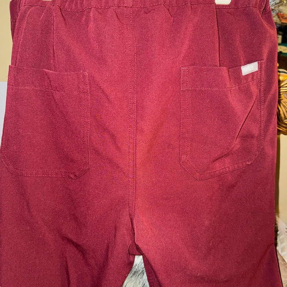 FIGS Technical Collection Maroon Scrub Pants Size Medium Long New